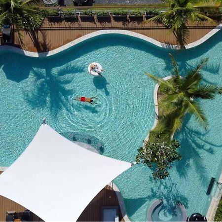 SKYVIEW Resort Phuket Patong Beach - SHA Extra Plus Exterior foto Aerial view of the pool at the Hotel