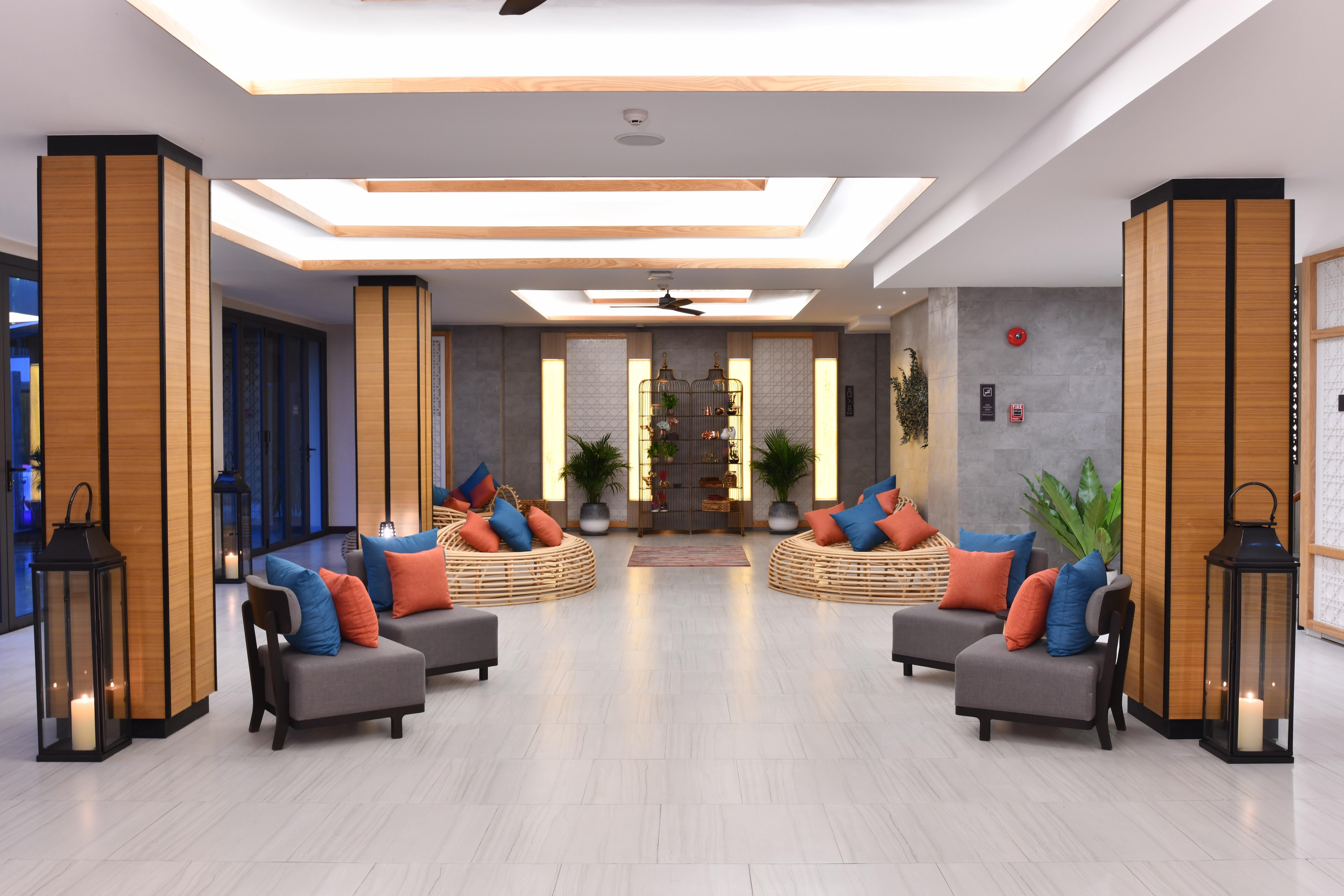 SKYVIEW Resort Phuket Patong Beach - SHA Extra Plus Exterior foto Lobby