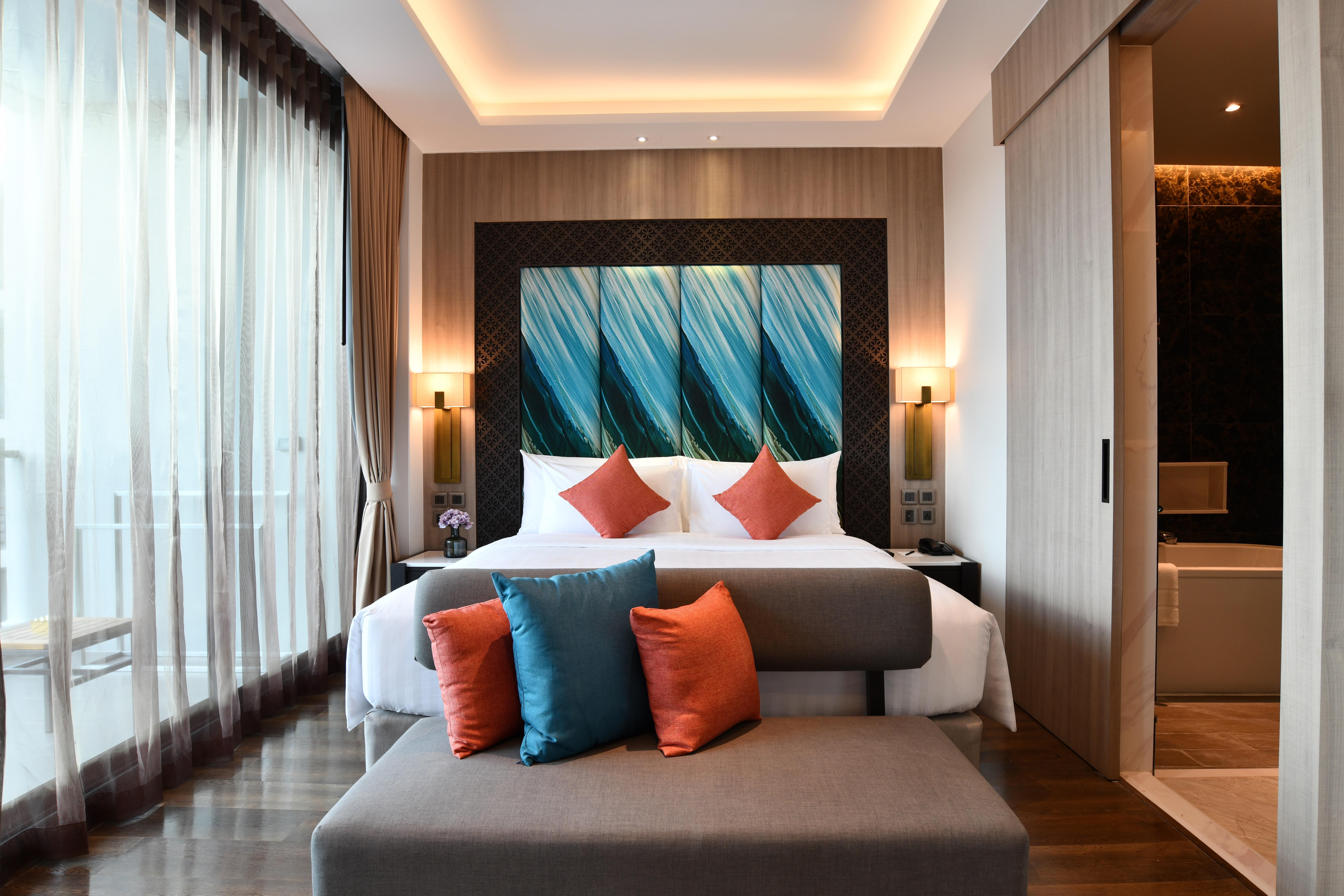 SKYVIEW Resort Phuket Patong Beach - SHA Extra Plus Exterior foto A bedroom at the hotel