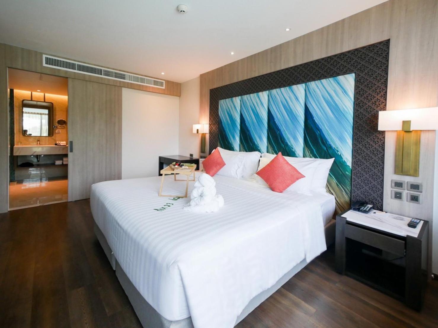SKYVIEW Resort Phuket Patong Beach - SHA Extra Plus Exterior foto Deluxe Ocean View